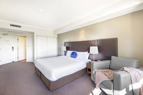 An Exceptional Seaside Esplanade Locale With Pool - Darwin Holiday 3