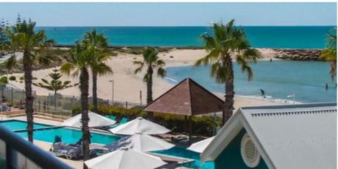 AN OCEAN,BEACHFRONT AND POOL VIEW Apartment 210 - Darwin Holiday 0