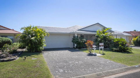 Anchorage Waterfront Unit In Yamba - Darwin Holiday 1