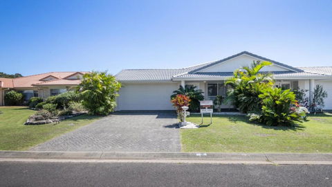 Anchorage Waterfront Unit In Yamba - Darwin Holiday 0