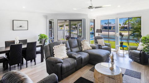 Anchorage Waterfront Unit In Yamba - Darwin Holiday 2
