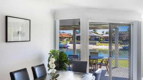 Anchorage Waterfront Unit In Yamba - Darwin Holiday 4