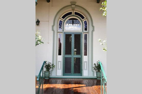 Anglesey House Iconic Forbes CBD Heritage Home - Darwin Holiday 0