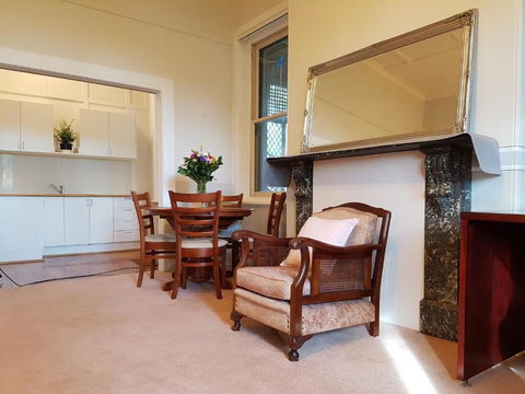 Anglesey House Iconic Forbes CBD Heritage Home - Darwin Holiday 2