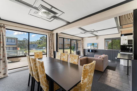 Alpine Mountain View 39 - 3BR L Swimming Pool L Air-Con L WiFi - Darwin Holiday 1
