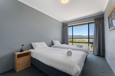 Alpine Mountain View 18 - 4BR L Mountain Views L Swimming Pool L Air-Con L WiFi - Darwin Holiday 4