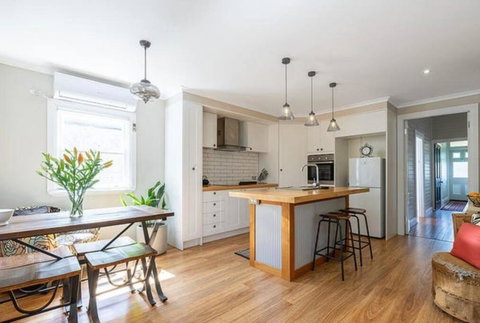 Antique Retreat - Darwin Holiday 1