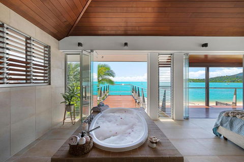 Anusara - Airlie Beach - Darwin Holiday 0