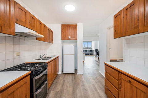 Apartment 201 - Fremantle Studio Apartment With Ocean And Harbour Views - Darwin Holiday 2