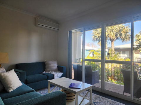 Apartment In Apollo Quays Resort With Shared Jetty - Darwin Holiday 4