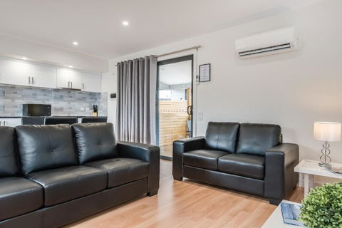 Apartments On Fraser Bicheno - Darwin Holiday 4