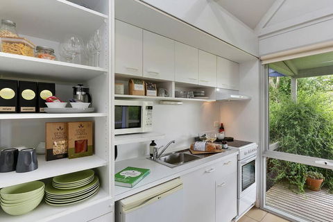 Apollo Bay Beach Bungalow - Couples Retreat - Darwin Holiday 4