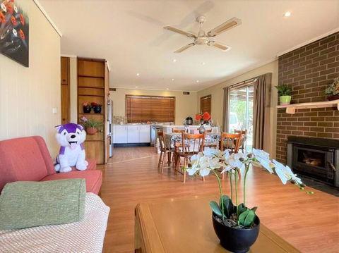 Apollo Bay Holiday House - Darwin Holiday 0