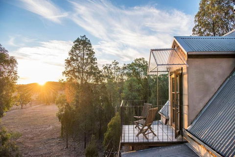 Apple Tree Cottage - An Idyllic Country Reset - Darwin Holiday 0
