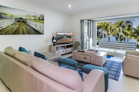 Aqua Aura - Bask In Beachfront Living - Darwin Holiday 1