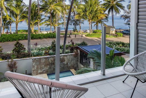 Aqua Aura - Bask In Beachfront Living - Darwin Holiday 3
