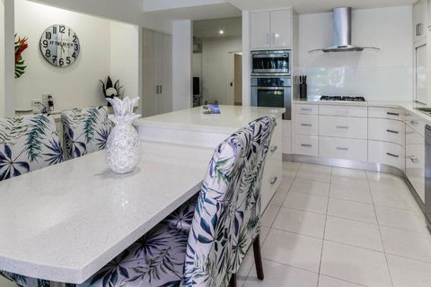 Aqua Aura - Bask In Beachfront Living - Darwin Holiday 4