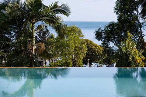 Aqua On The Edge - Darwin Holiday 0