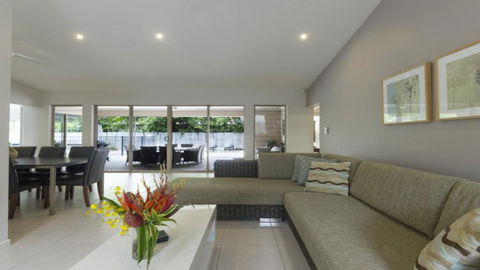 Aqua - Pecten Port Douglas - Darwin Holiday 2