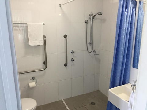 Aquarius Apartments Mollymook - Darwin Holiday 4