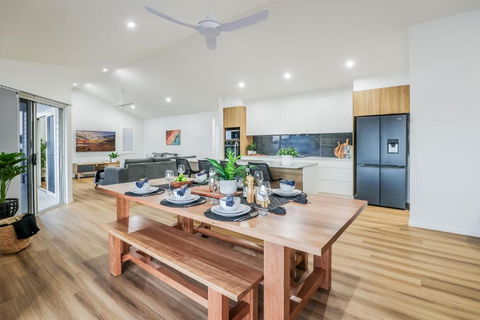Aquatic Abode - Darwin Holiday 1