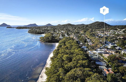 Arabella - 2 Bedroom Holiday House Nelson Bay - Darwin Holiday 0