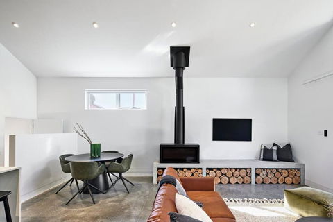 Architectural Brilliance - Sandy Bay - Darwin Holiday 3
