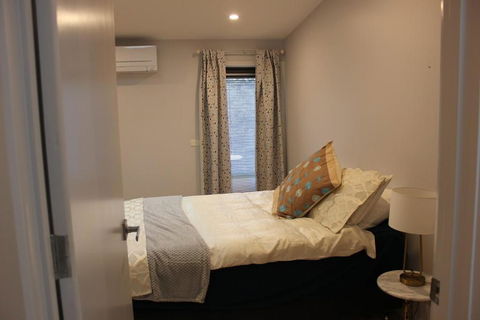 Architectural Crisp & Convenient Location - Darwin Holiday 4