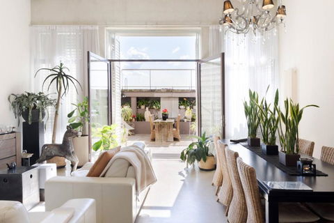 Architectural Home, Pool Oasis/ Steps From Trendy Chapel St. - Darwin Holiday 0