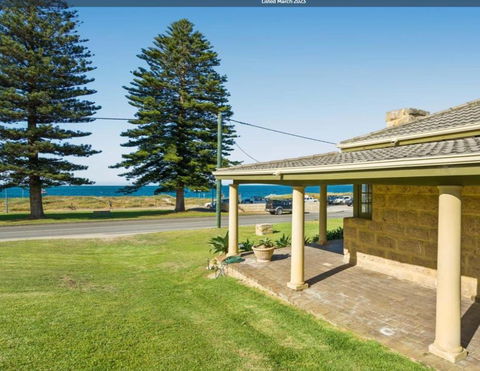 Ardgreian - Darwin Holiday 0