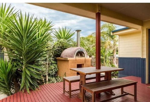 Area 51 By Ready Set Stay - BYO LINEN & TOWELS - Darwin Holiday 3