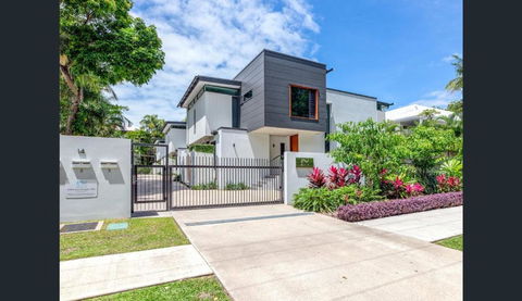 Aria Port Douglas Villas - Villa 1 - Darwin Holiday 1