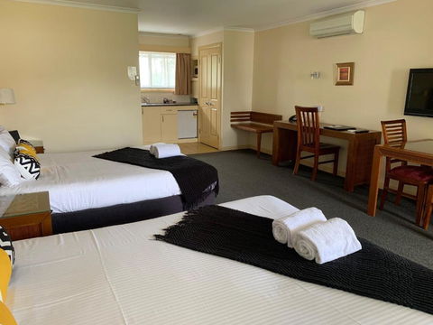 Armidale Pines Motel - Darwin Holiday 2