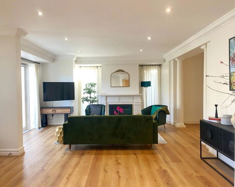 Art Deco In Toorak - Darwin Holiday 1