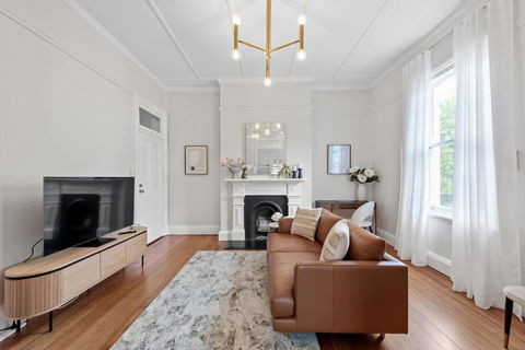 Art Deco W Modern Twist 1Bed 1Bath 1Car New Farm - Darwin Holiday 2