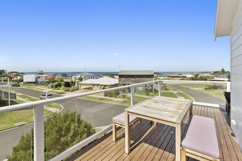 Art House - Darwin Holiday 2
