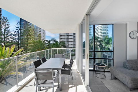 Artique 3 Bedroom Apartment Close To The Beach - CoastHM - Darwin Holiday 4