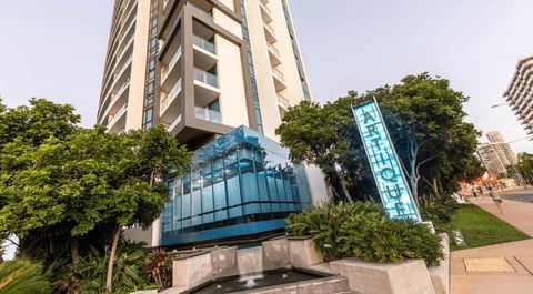 Artique 3 Bedroom Apartment Close To The Beach - CoastHM - Darwin Holiday 3