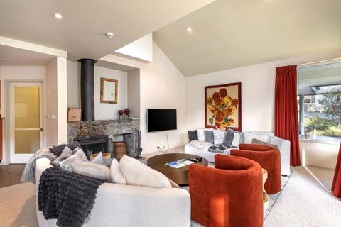 Aspect 5 Chalet A Stones Throw From All Thredbo Has To Offer - Darwin Holiday 0