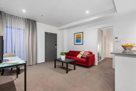 Astral Apartments. Spacious 2 Bed, 2 Bath Apartment In A Great Location. - Darwin Holiday 0