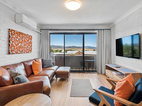 Astrids At Central Park - 2BR L Lake & Mountain Views L Central Location L WiFi - Darwin Holiday 2