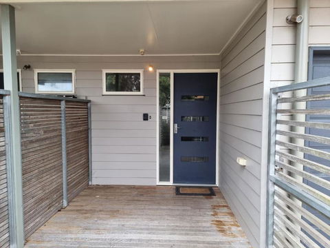 At Broadbeach Inverloch - Darwin Holiday 1