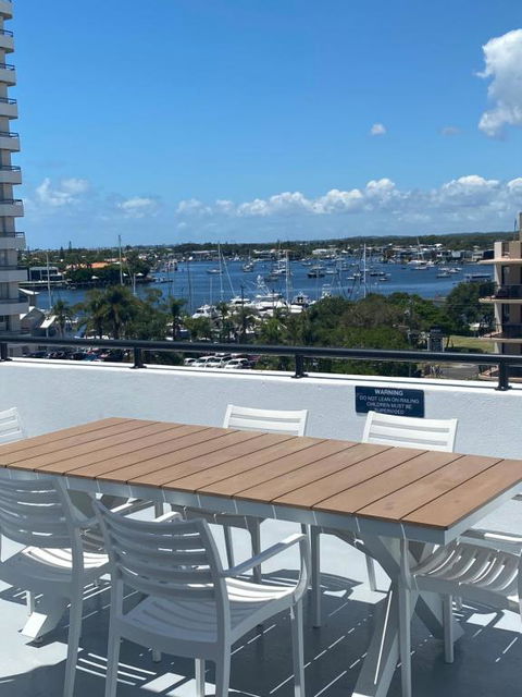 At The Beach Mooloolaba, Private Rooftop With Spa, 50m To Beach, Surfclub And Esplanade - Darwin Holiday 1