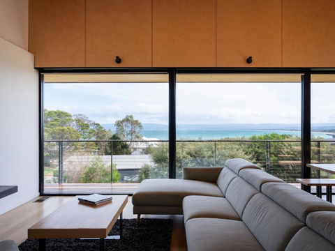 Atelier - Darwin Holiday 0
