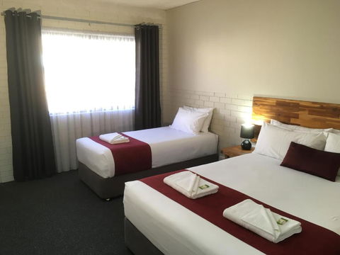 Atlas Motel - Darwin Holiday 3