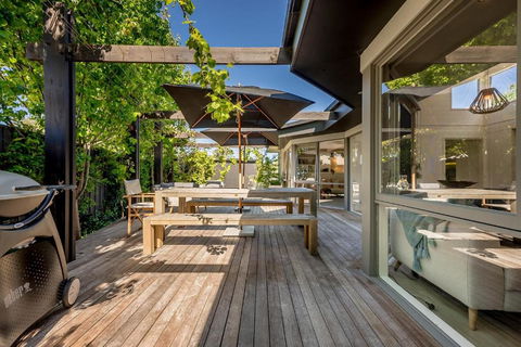 Aura Hot Tub Retreat - Unique Cedar Hot Tub Experience, 650m To Tyrone Foreshore - Darwin Holiday 3