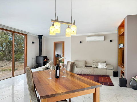 Aurora Cottages - Mountain View - Darwin Holiday 4