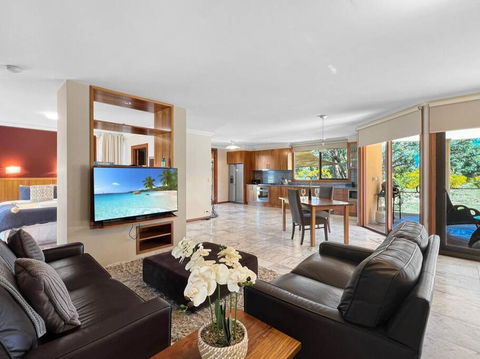 Aurora Cottages - Six Seasons - Darwin Holiday 0