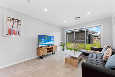 Austral Brand New 3Br House With WiFi & Parking - Darwin Holiday 1