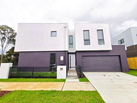 Austral Brand New Modern 4 Br Home - Darwin Holiday 0